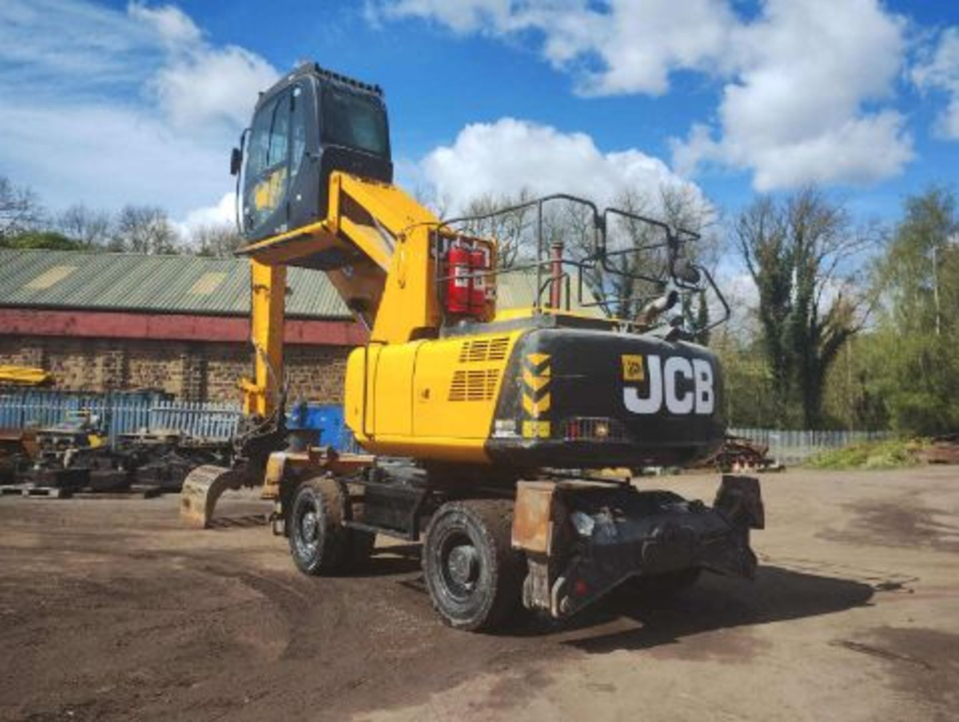 2017 - JCB JS20MH Rehandler (14k hours)