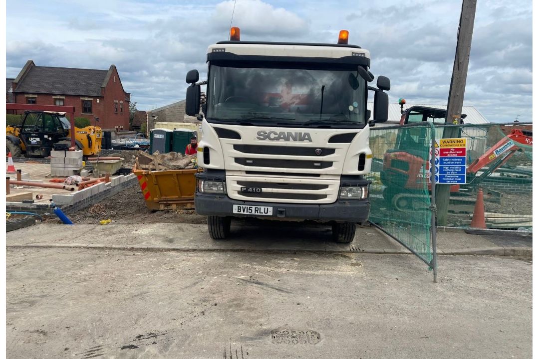 2015 Scania P410 Tipper 8 x 4 Wheel, 433,000 km's / 269,000 Miles, MOT to 31/12/25 - Image 4 of 8