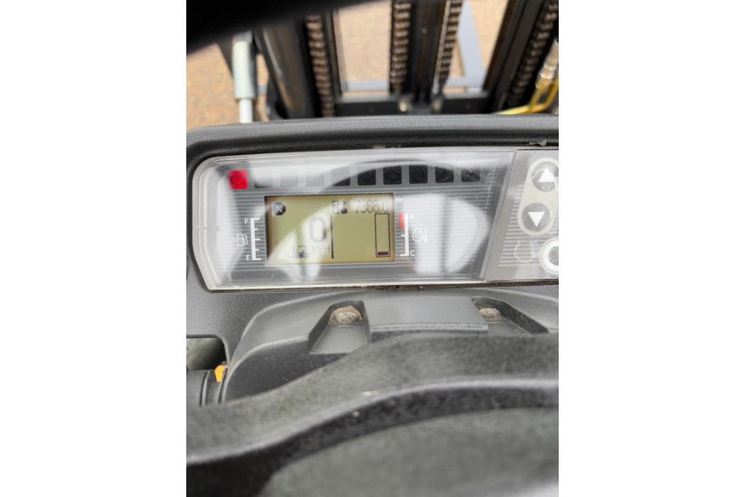 2019 Caterpillar GP25NT 2.5 Tonne Gas Forklift Truck Container Spec Low 7366 Hours - Image 10 of 14
