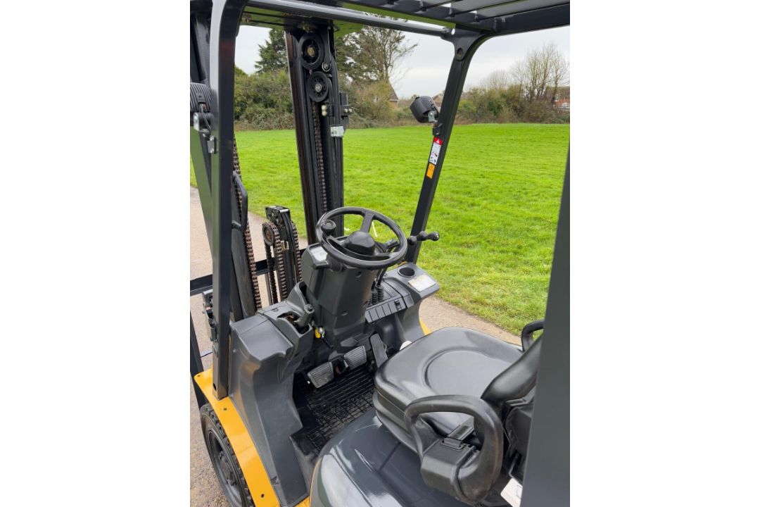 2019 Caterpillar GP25NT 2.5 Tonne Gas Forklift Truck Container Spec Low 7366 Hours - Image 12 of 14