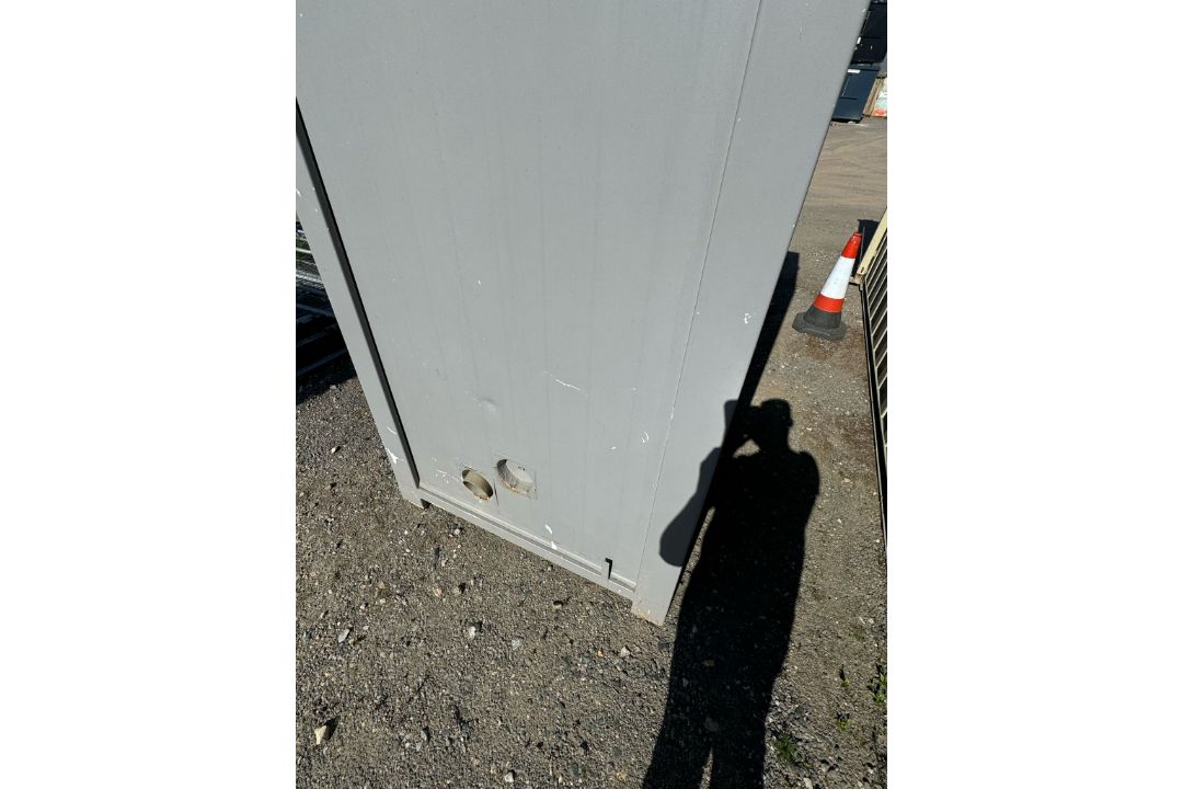 Single Site Toilet Block - Image 5 of 6