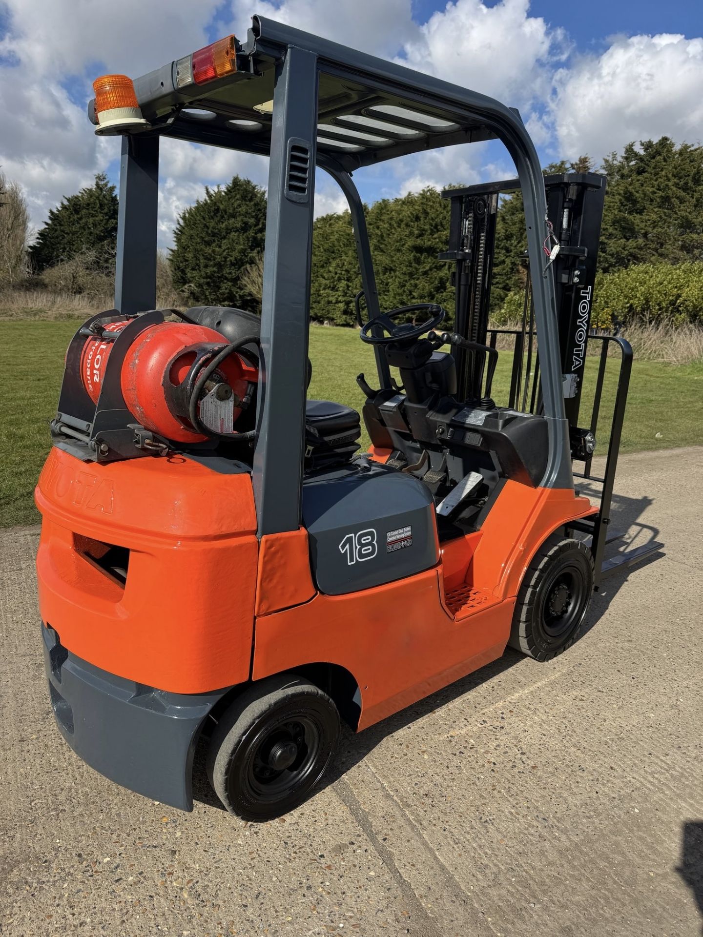 2006 Toyota 1.8 Tonne Gas Forklift, 10284 Hours - Image 2 of 6
