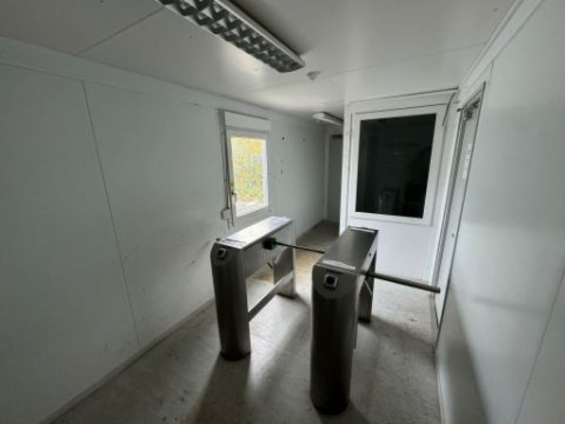 20ft Turnstile Cabin - Delivery Available At Extra Charge - Image 10 of 11