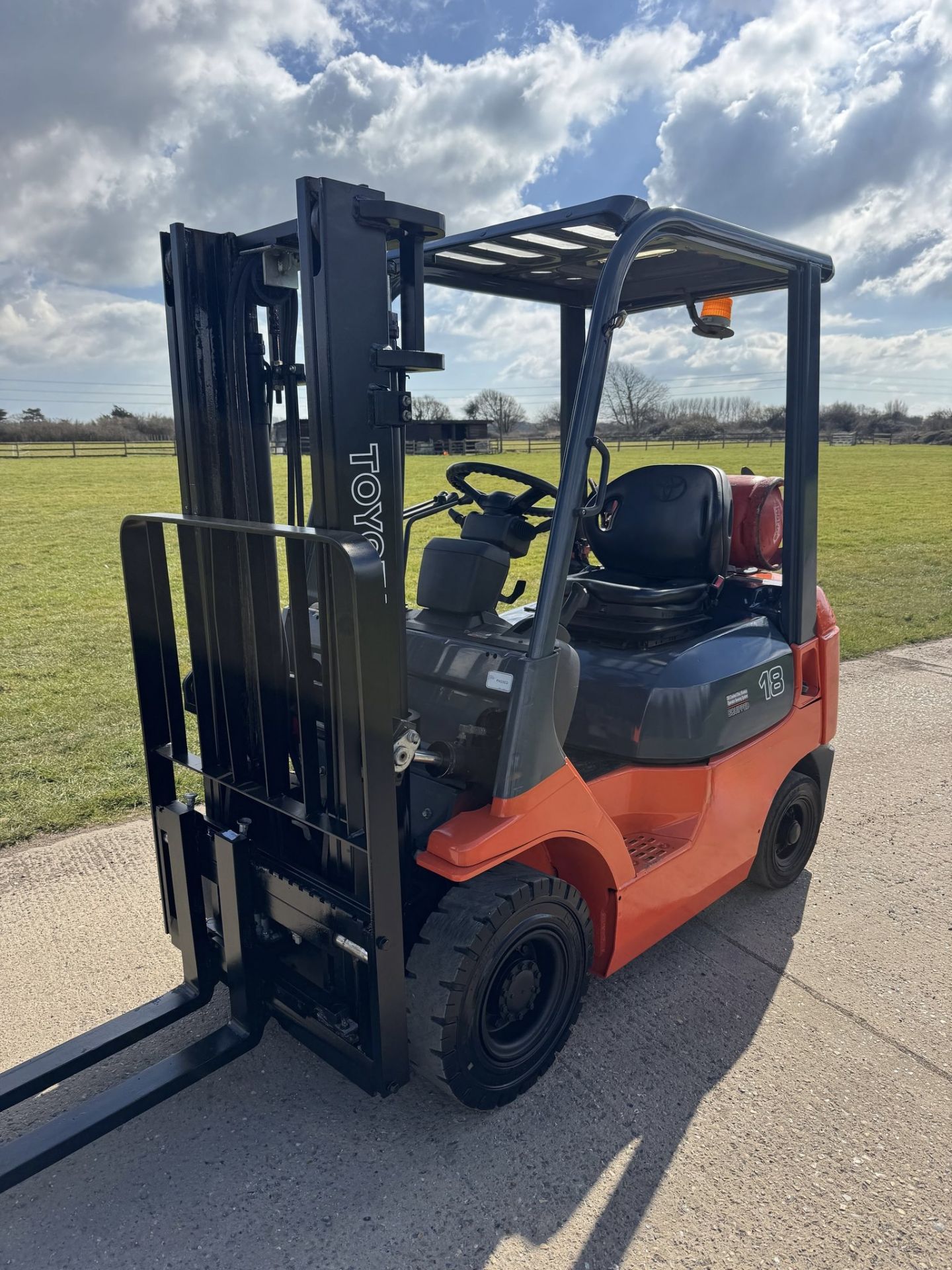 2006 Toyota 1.8 Tonne Gas Forklift, 10284 Hours - Image 4 of 6