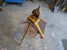 Pipe Vice On Stand, NO VAT