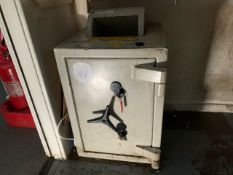 Grey Double Lock Safe, No Reserve