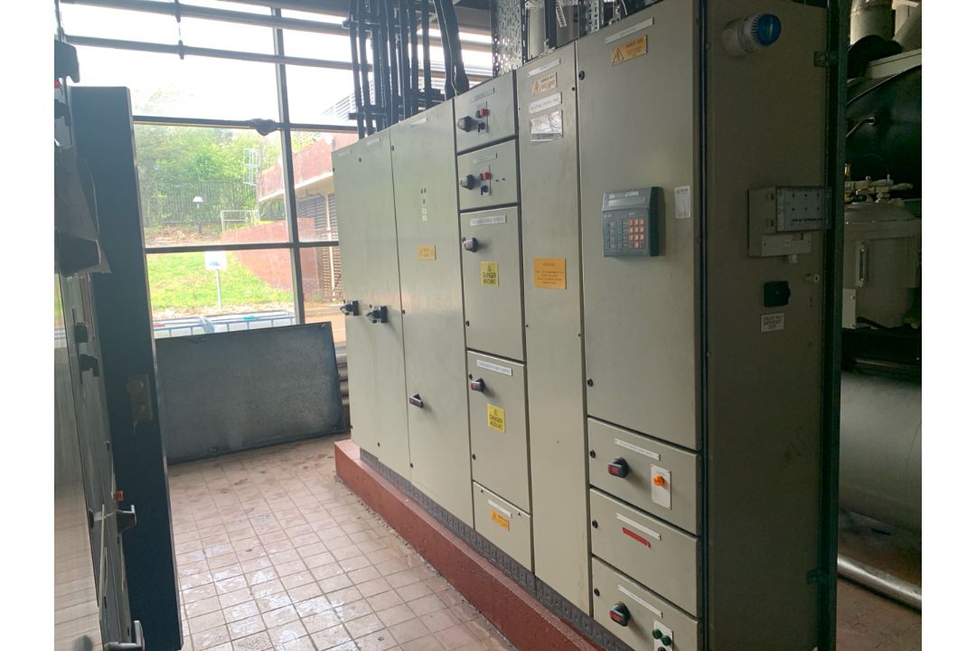 Daikin Centrifugal Compressor Chiller - Image 3 of 27