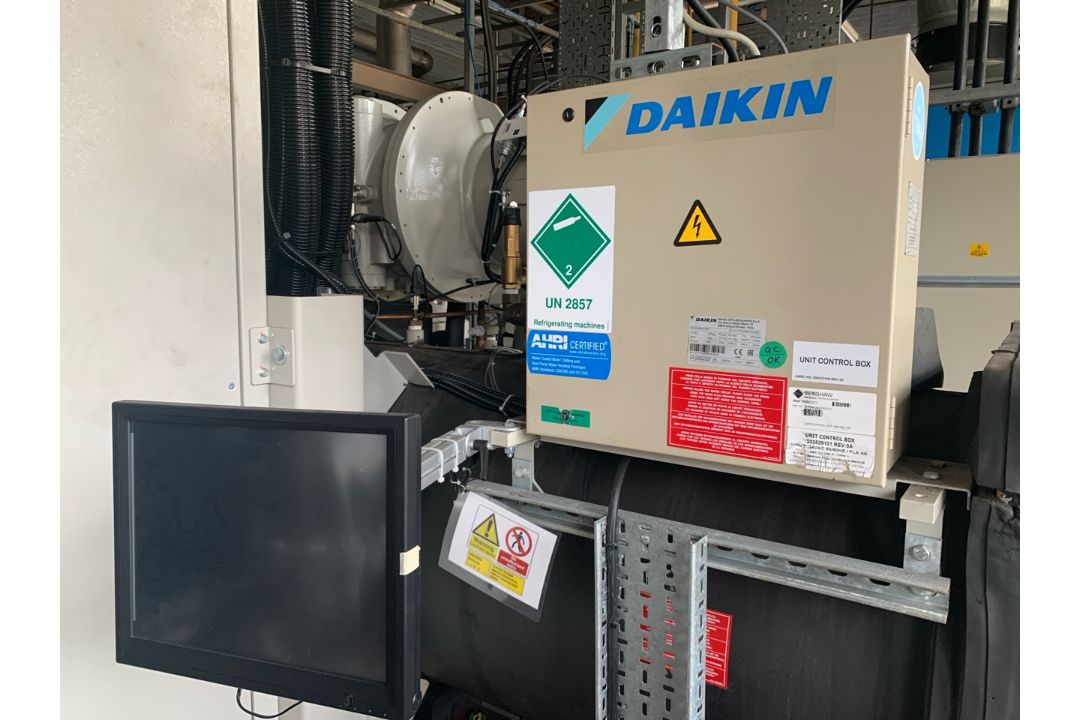Daikin Centrifugal Compressor Chiller - Image 21 of 27