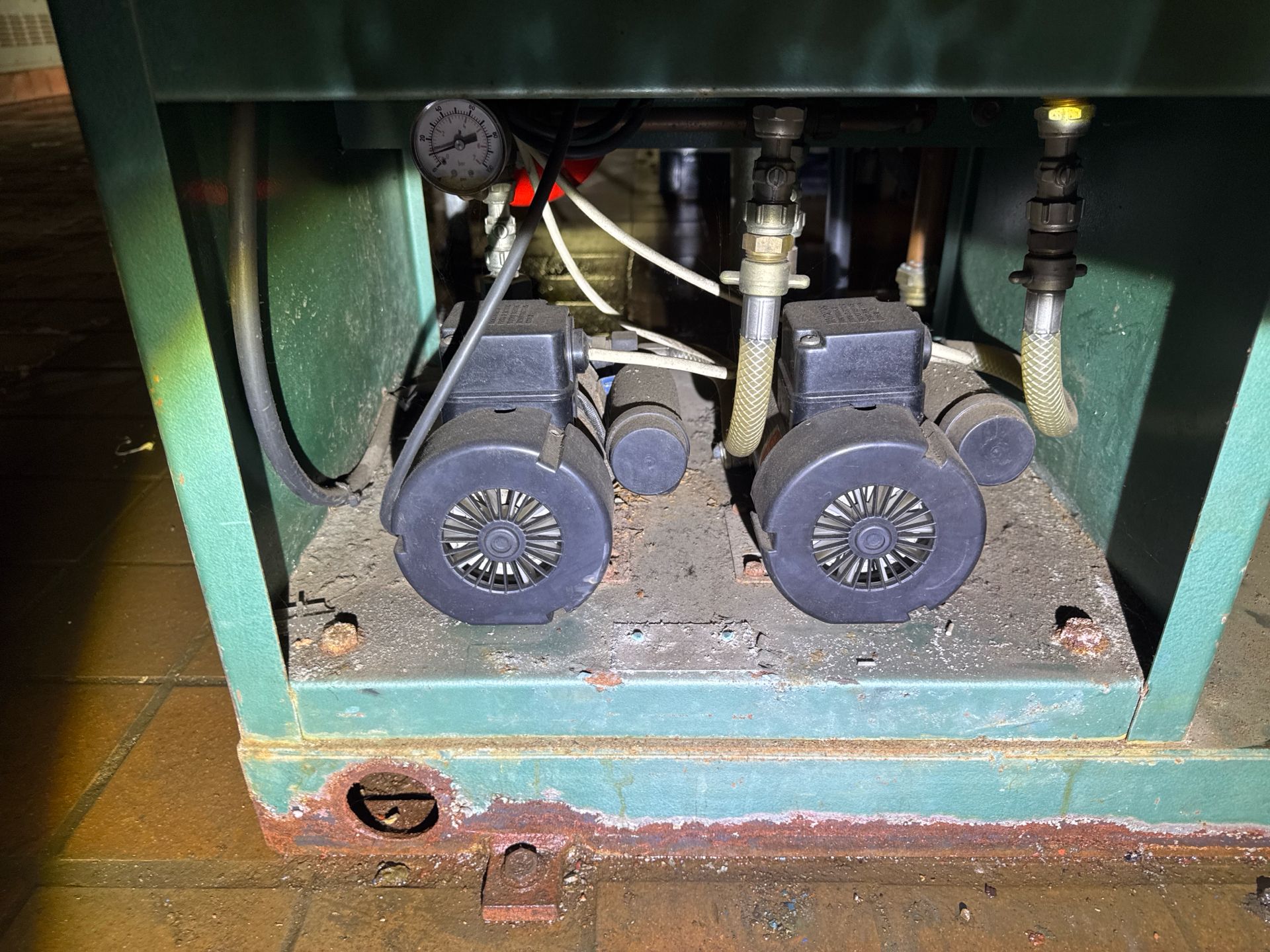 Baric Expac Sealed Systems CHWS Pressurisation - Image 6 of 9