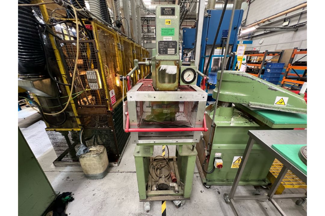 Hare Mechanical Sheet Metal Notcher - No Reserve - Image 1 of 10