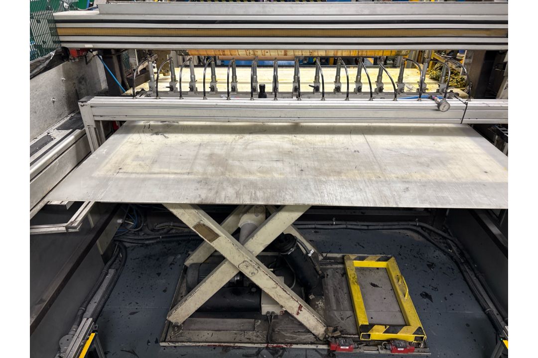 Hauser Slitting Machine - No Reserve - Image 4 of 16
