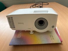 Benq Projector And Retractable Screen