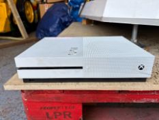 Xbox One S