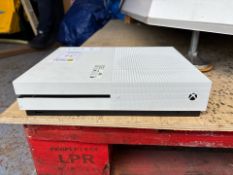 Xbox One S