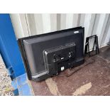 JVC 32 Inch Screen x2