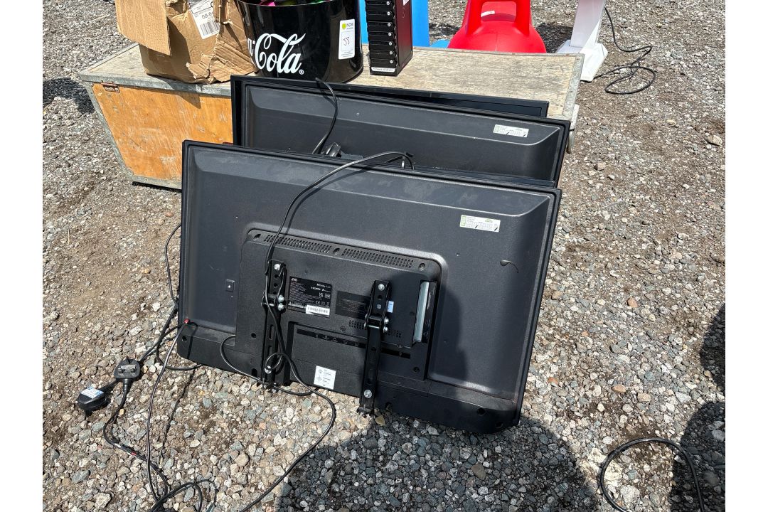 JVC 32 Inch Screen x4 - Image 1 of 5