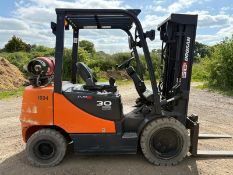 2015 Doosan 3 Tonne Gas Forklift, 7203 Hours, 4.7mm Full Free Lift