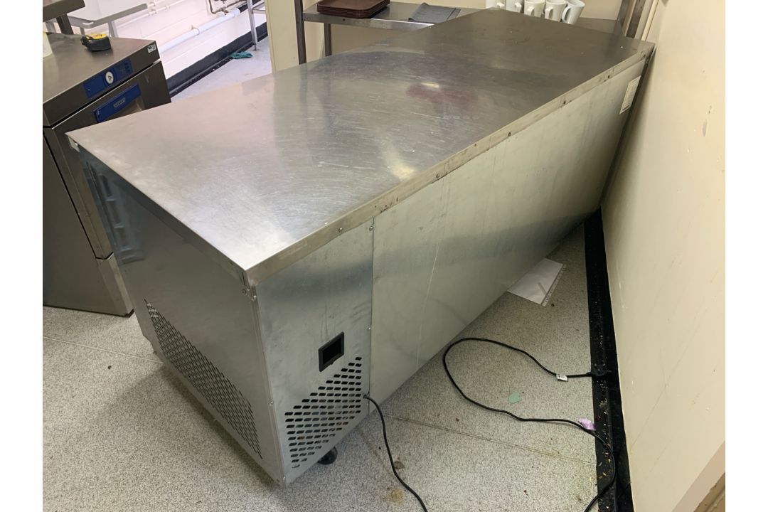 Interlevin 3 Door Under Counter Fridge - NEXT BID WINS - Image 7 of 10