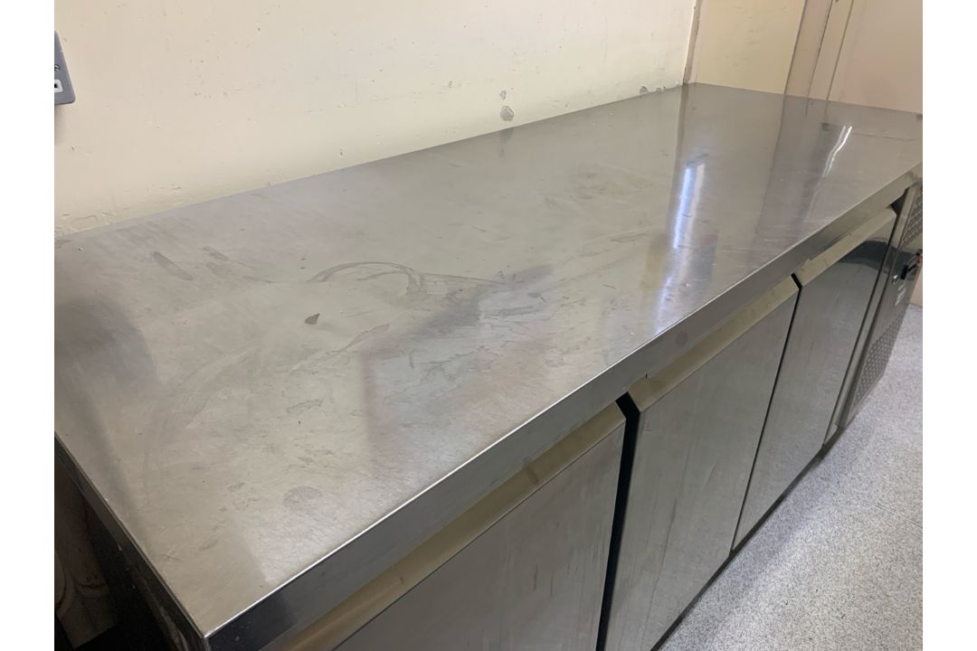 Interlevin 3 Door Under Counter Fridge - NEXT BID WINS - Image 9 of 10