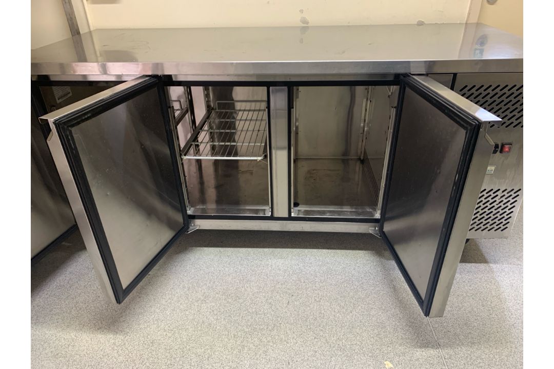 Interlevin 3 Door Under Counter Fridge - NEXT BID WINS - Image 3 of 10