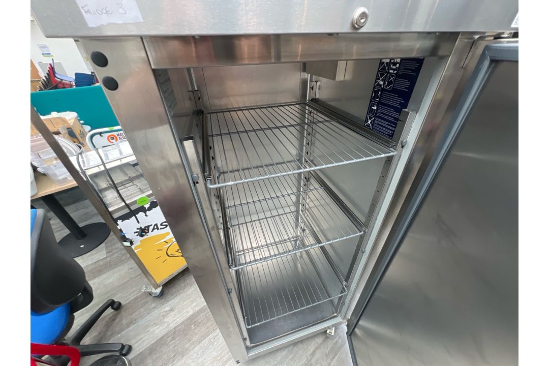 Commercial Grade Williams Refrigerator - Image 3 of 7