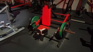 Plate Loaded Shrug Machine