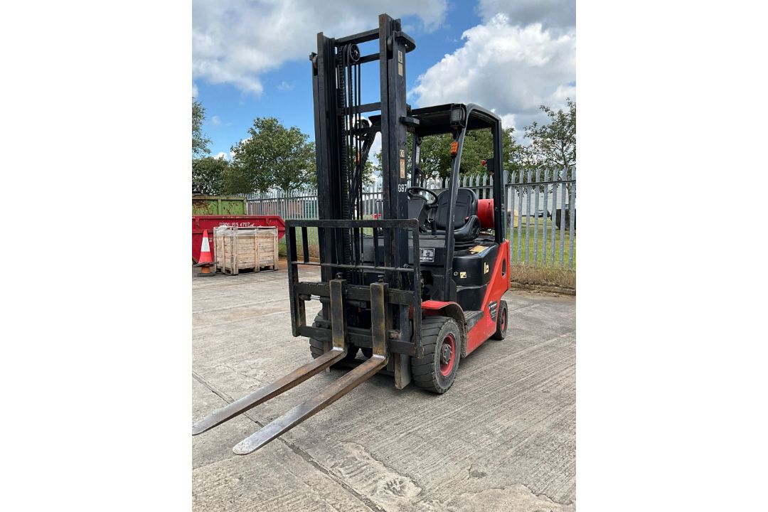 HC CPY018 Gas Forklift, 1.8 Tonne Lift, 3.7m Duplex Mast With Side Shift, 10000 Hours - Image 2 of 4