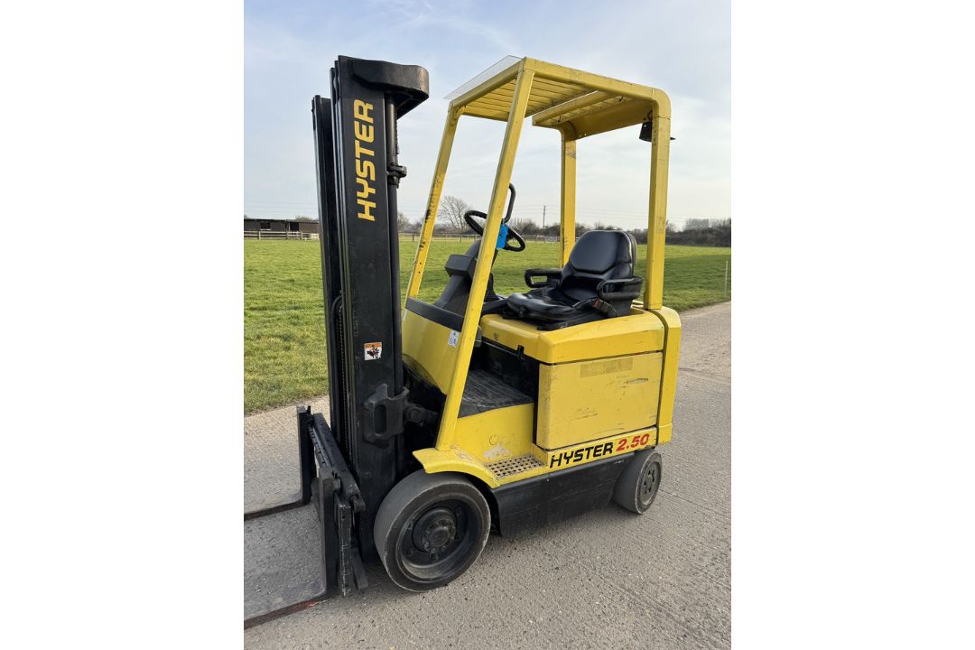 Hyster 2.5 Tonne Electric Forklift Truck, Container Spec, Complete With Charger - Image 5 of 5