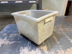 Mobile Plastic Tub - No Reserve
