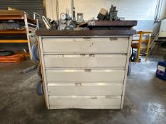 Cabinet & Contents - No Reserve