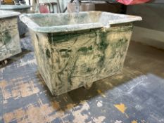 Mobile Plastic Tub - No Reserve