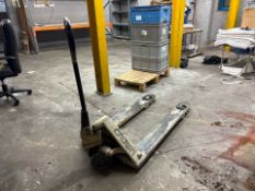 Crown 2000kg Pallet Truck - No Reserve