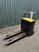 2015 Caterpillar 24V 2 PZS 250 Electric Pallet Truck