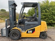 2015 Caterpillar 4.5 Tonne Electric Forklift, Only 1305 Hours, 3.5m Lift, Charger Included