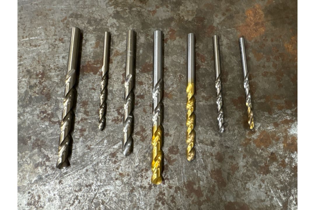 Box Of Assorted Machine Drill Bits 4-8 Incraments Of .1 - Image 2 of 4