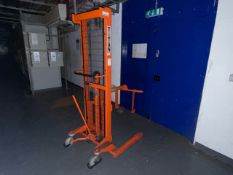Titan Hydraulic Stacker 390kg