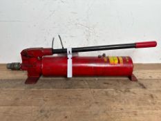 Hydraulic Hand Pump 2 Speed 2.3 LTR c/w CF1 Coupler