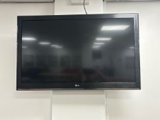 LG Televsion On Bracket - No Reserve