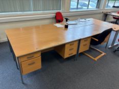 4 Straight Office Desks - No Reserve