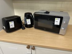 Igenix Microwave, Goodmans Toaster & Kettle - No Reserve