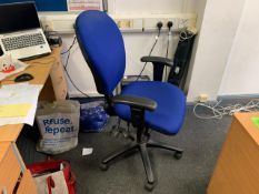 4 Assorted Felt Office Chairs - No Reserve