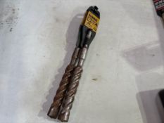2 DeWalt 25mm SDS Plus Drill Bits 200mm x 250mm