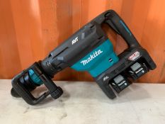 New Makita 40V HM002 GD202 Demolition Hammer