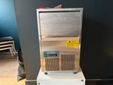 Polar Refrigertaion Table Top Ice Maker - No Reserve