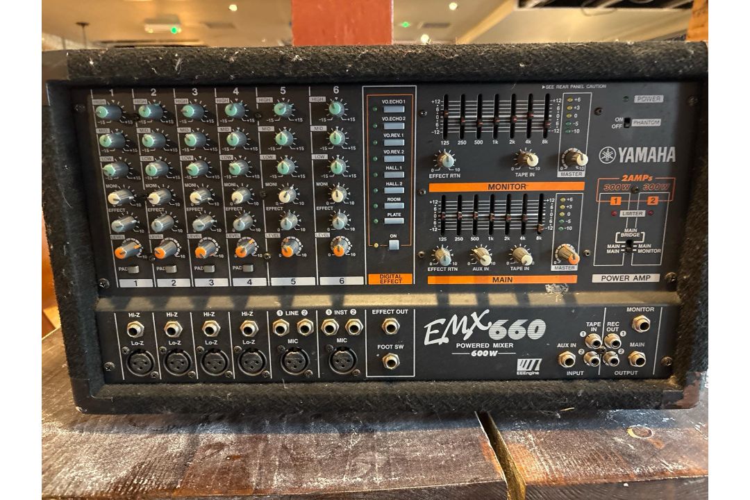 Yamaha EMX660 Powered Mixer - No Reserve - Image 4 of 8