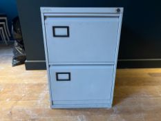 Metal 2 Drawer Unit - No Reserve
