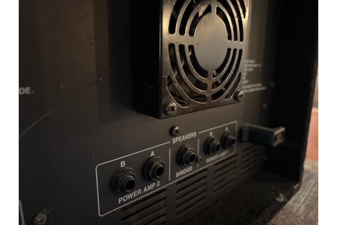 Yamaha EMX660 Powered Mixer - No Reserve - Image 8 of 8