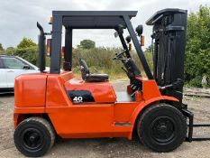 2005 Nissan 4 Tonne Diesel Forklift, 4.7m Free Lift Triple Mast, Good Tyres, 5762 Hours