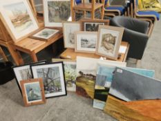 13 x Canvas's & Framed Prints - No Reserve