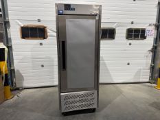 NO RESERVE Williams HJ1U Tall Fridge
